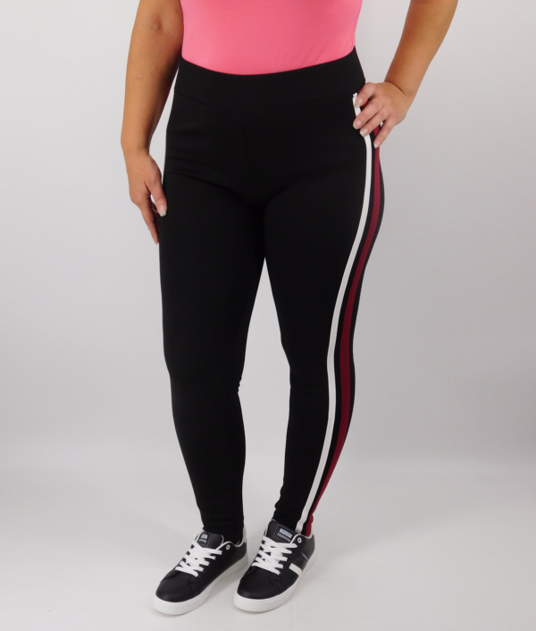 Nagyméretű női leggings, oldalán csíkkal - N-8411 - Bordó csíkkal