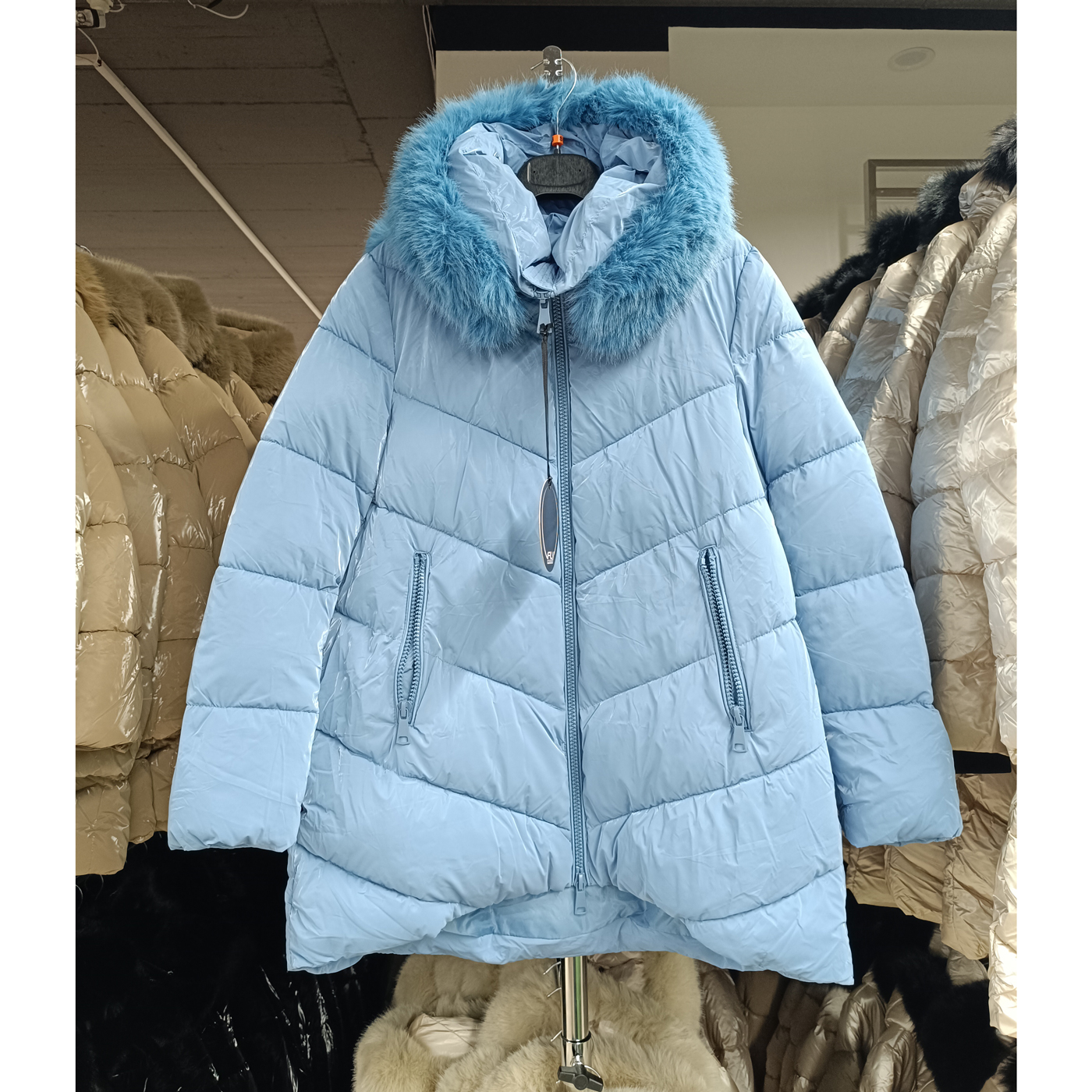 Aszimmetrikus aljú, steppelt téli kabát - FLY-2571 - Babakék 1 Aszimmetrikus aljú, steppelt téli kabát - FLY-2571 - Babakék