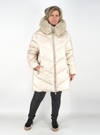 Aszimmetrikus aljú, steppelt téli kabát - FLY-2571 - Ekrü