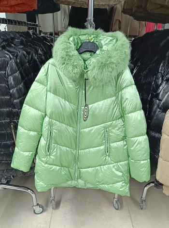 Aszimmetrikus aljú, steppelt téli kabát - FLY-2571 - Menta