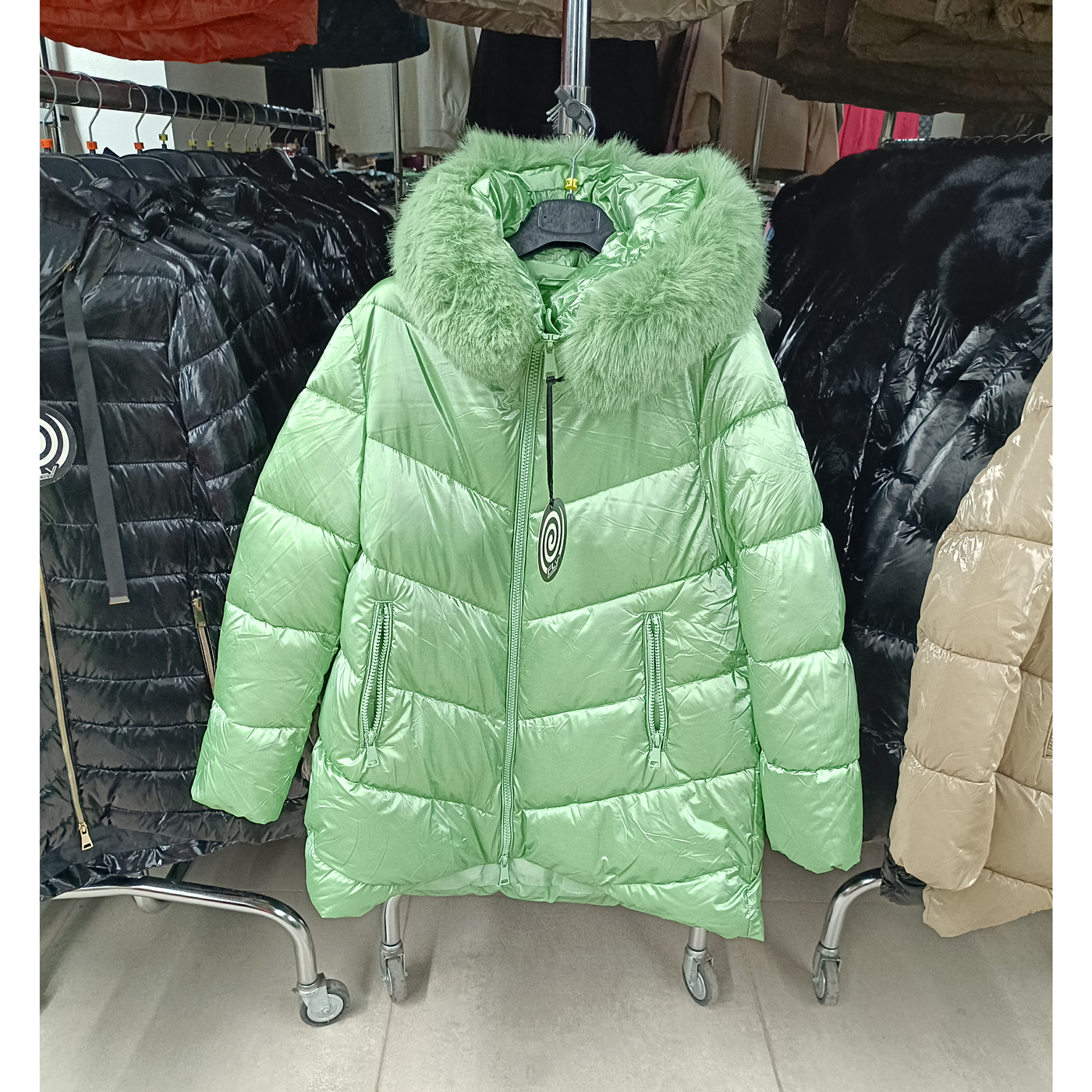 Aszimmetrikus aljú, steppelt téli kabát - FLY-2571 - Menta 1 Aszimmetrikus aljú, steppelt téli kabát - FLY-2571 - Menta