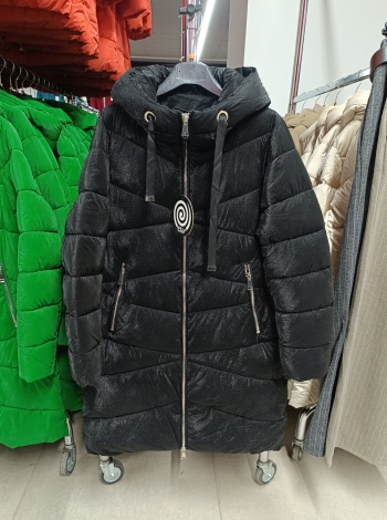 Hosszított női steppelt télikabát - FLY-2533 - Fekete