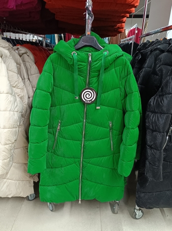 Hosszított női steppelt télikabát - FLY-2533 - Zöld