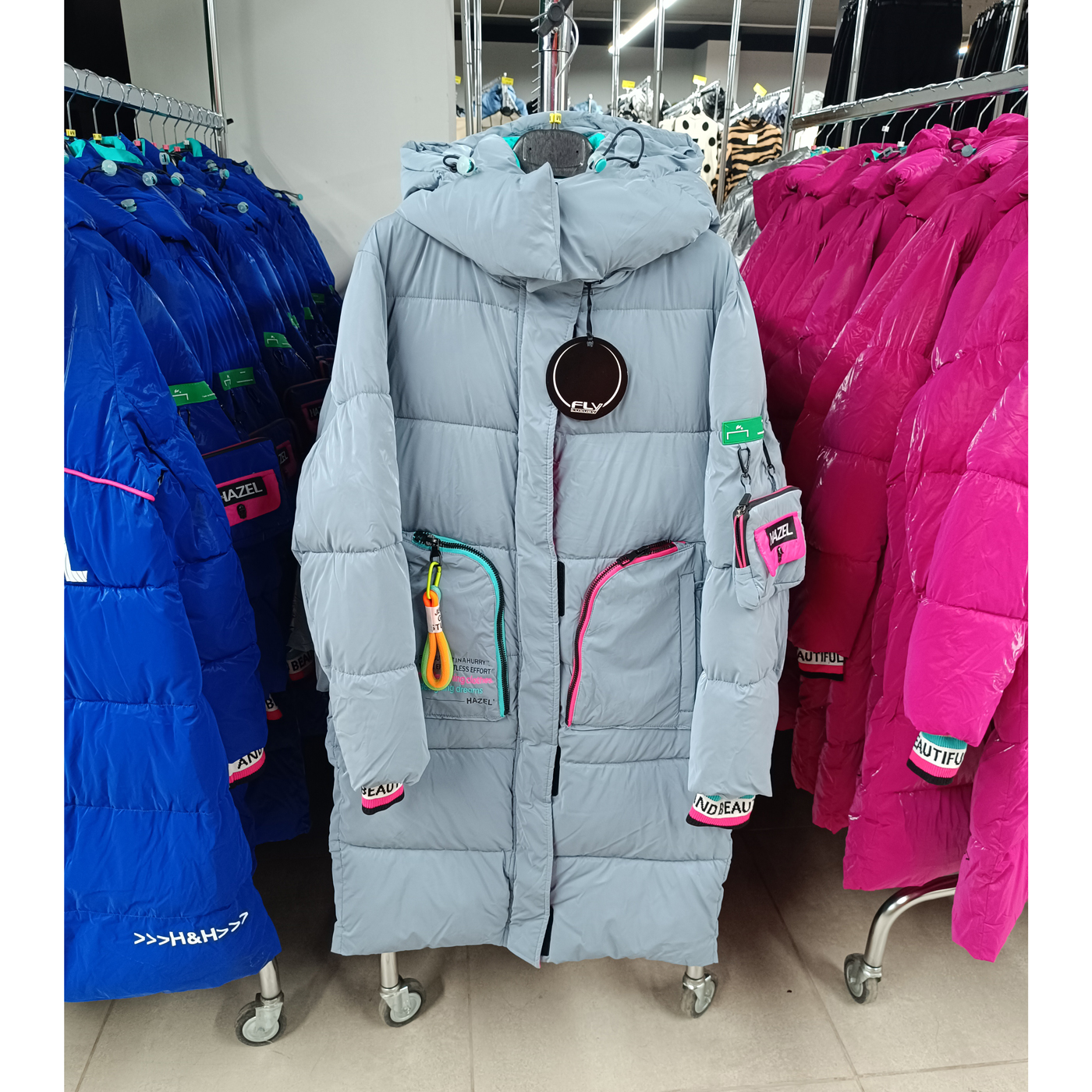 Hosszított női steppelt télikabát - "HAZEL" LONG - FLY-2316 - Babakék 1 Hosszított női steppelt télikabát - "HAZEL" LONG - FLY-2316 - Babakék