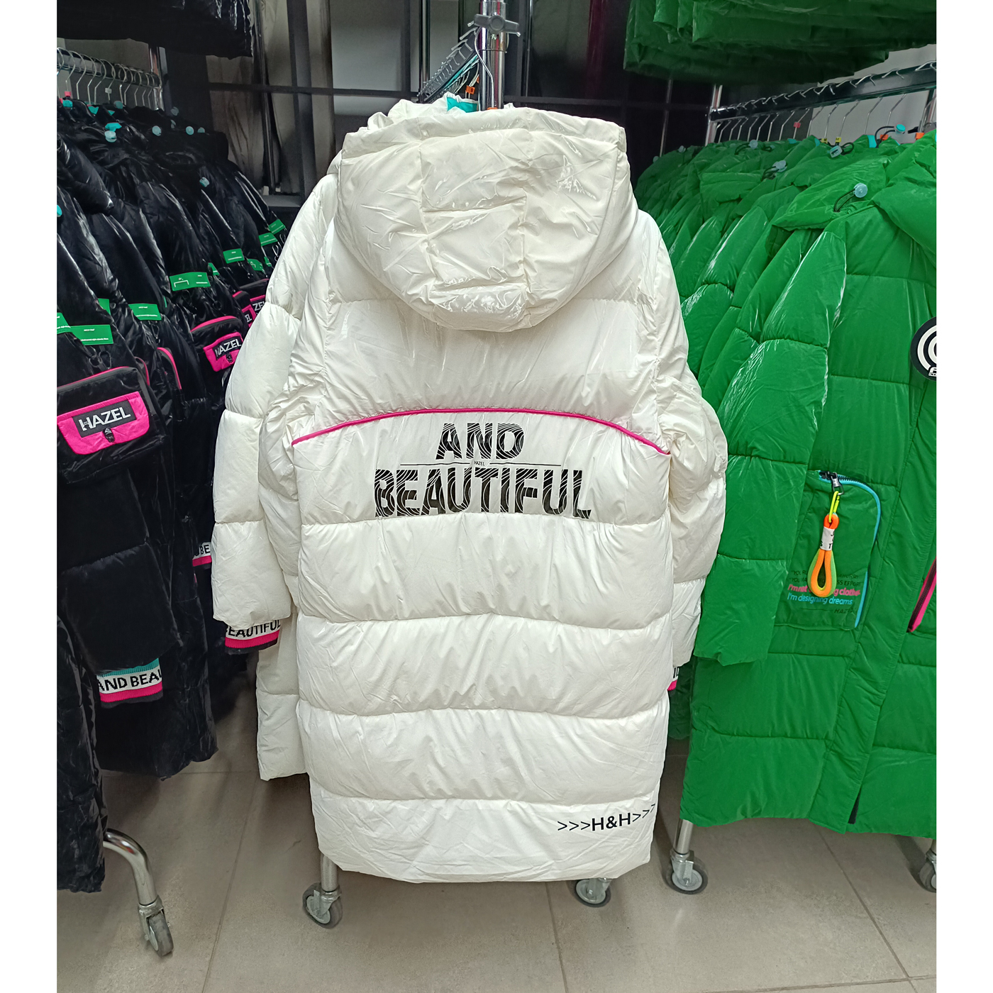 Hosszított női steppelt télikabát - "HAZEL" LONG - FLY-2316 - Fehér 2 Hosszított női steppelt télikabát - "HAZEL" LONG - FLY-2316 - Fehér