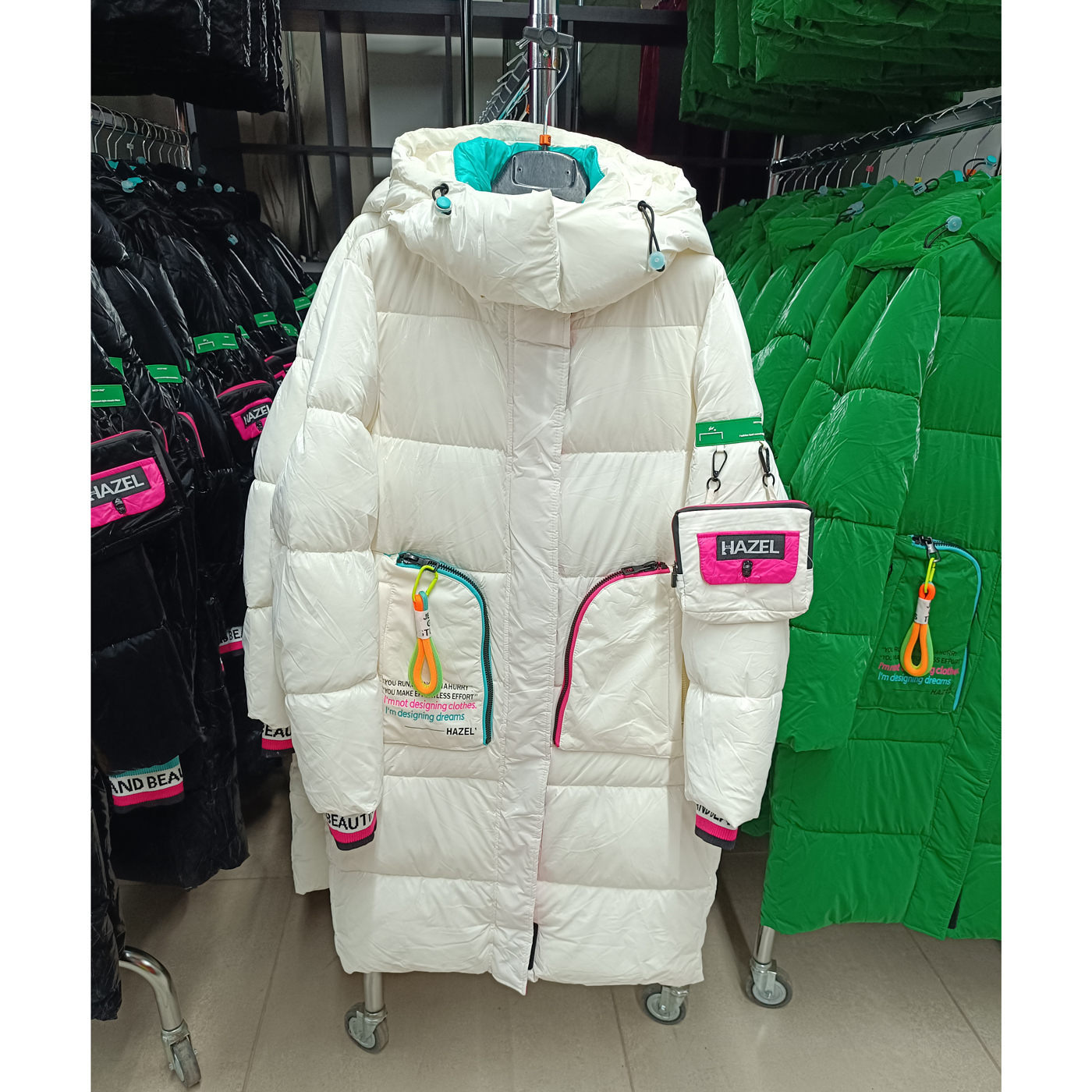 Hosszított női steppelt télikabát - "HAZEL" LONG - FLY-2316 - Fehér 1 Hosszított női steppelt télikabát - "HAZEL" LONG - FLY-2316 - Fehér