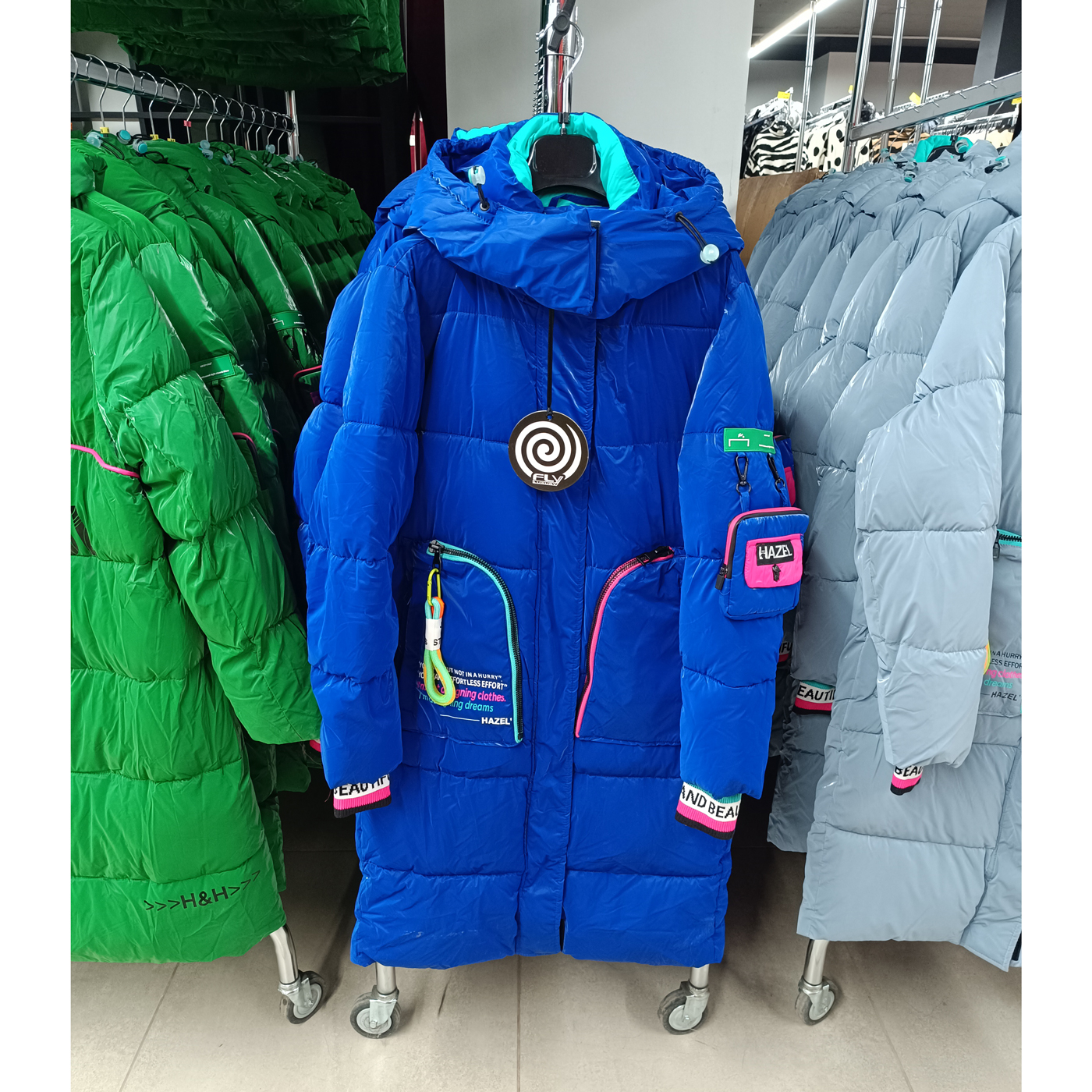 Hosszított női steppelt télikabát - "HAZEL" LONG - FLY-2316 - Királykék 1 Hosszított női steppelt télikabát - "HAZEL" LONG - FLY-2316 - Királykék