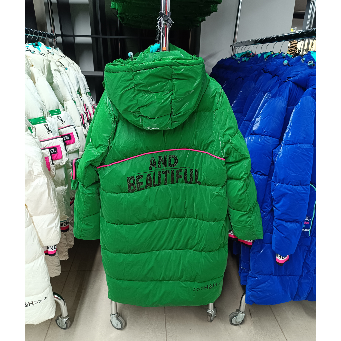 Hosszított női steppelt télikabát - "HAZEL" LONG - FLY-2316 - Zöld 2 Hosszított női steppelt télikabát - "HAZEL" LONG - FLY-2316 - Zöld