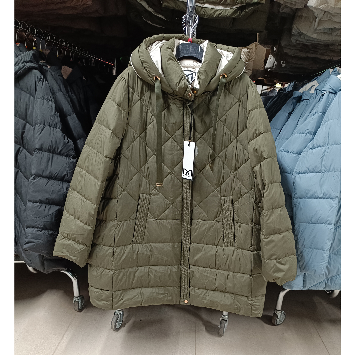 Plus size, női tollkabát - FLY-2993 - Khaki 1 Plus size, női tollkabát - FLY-2993 - Khaki