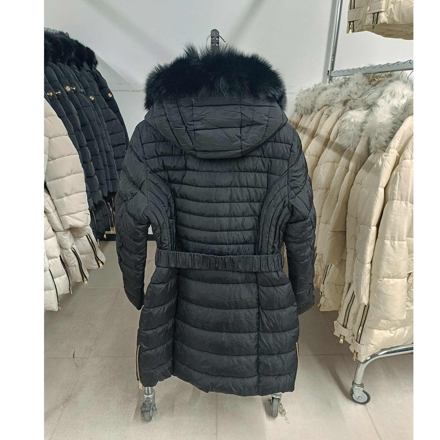 Steppelt, hosszú téli kabát - FLY-1213 - Fekete 2 Steppelt, hosszú téli kabát - FLY-1213 - fekete