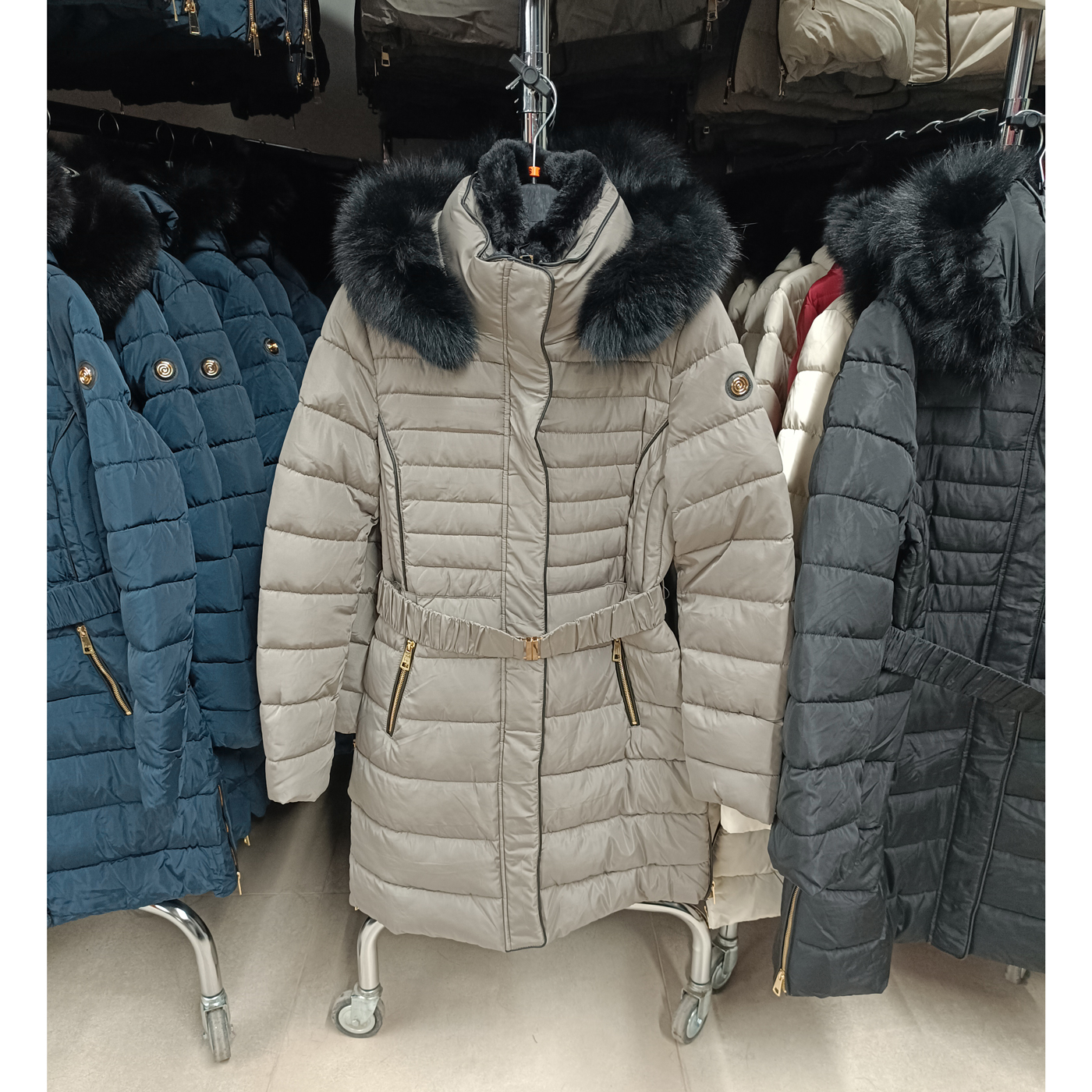 Steppelt, hosszú téli kabát - FLY-1213 - Szürke 1 Steppelt, hosszú téli kabát - FLY-1213 - Szürke