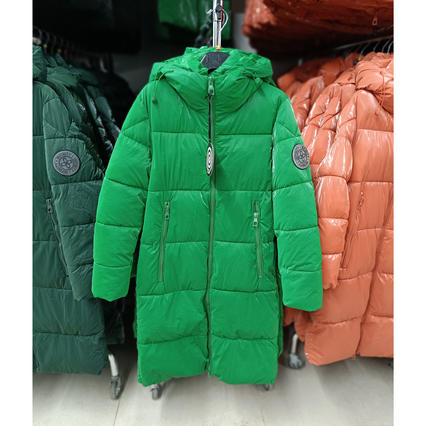 Steppelt, hosszú téli kabát - INFINITY LONG - FLY-2312 - Világos zöld 1 Steppelt, hosszú téli kabát - INFINITY LONG - FLY-2312 - Világos zöld