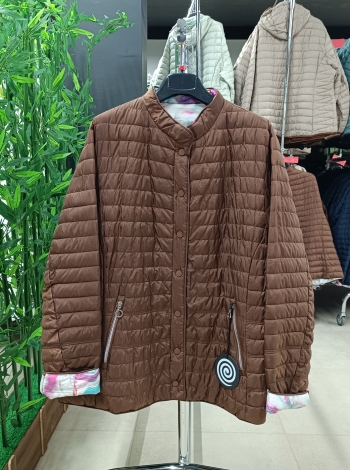 Plus size, női steppelt átmeneti kabát - FLY-2953 - Barna