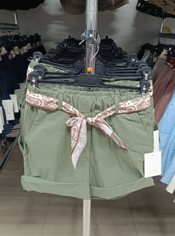 Gumis derekú, vékony női rövid nadrág + Sál - N9805 - khaki