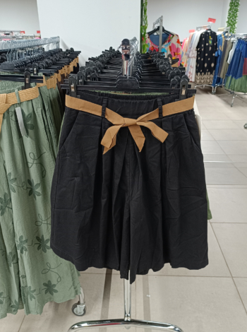Magas derekú, bőszárú, pamut női bermuda nadrág - N9686 - Fekete