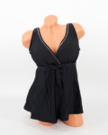 Zárt hátú, sortos szoknyás tankini - F26310 - Fekete