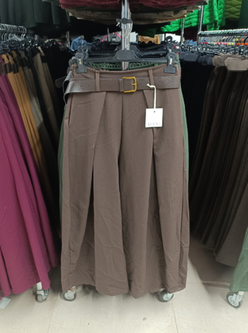 Elegáns, bő szárú női szövetnadrág + öv - N3546 - Csoki barna
