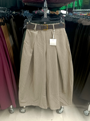 Elegáns, bő szárú női szövetnadrág + öv - N3546 - Fango