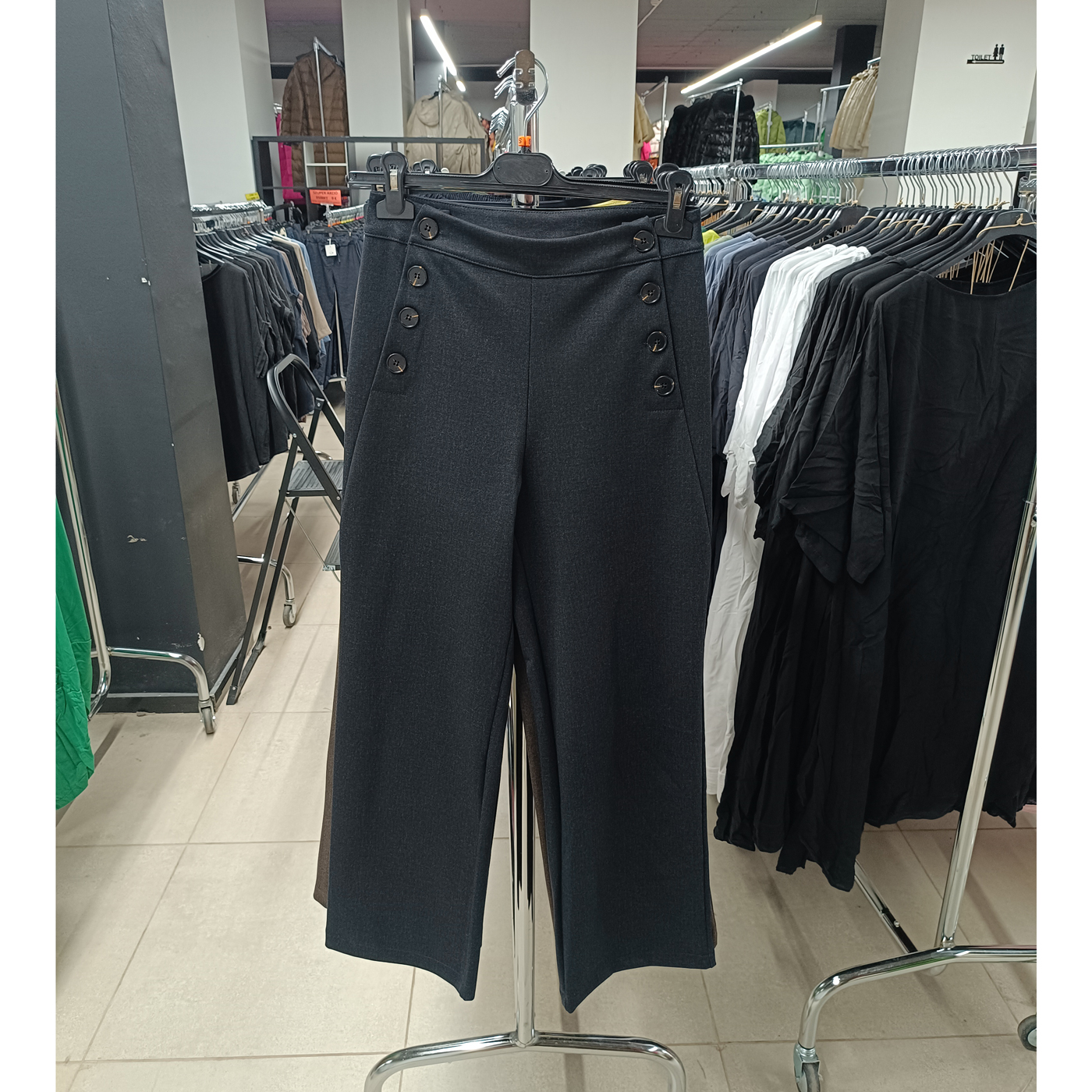 Elegáns, magas derekú női nadrág - N3167 ( Őszi-Téli ) - Fekete 1 Elegáns, magas derekú női nadrág - N3167 ( Őszi-Téli ) - Fekete