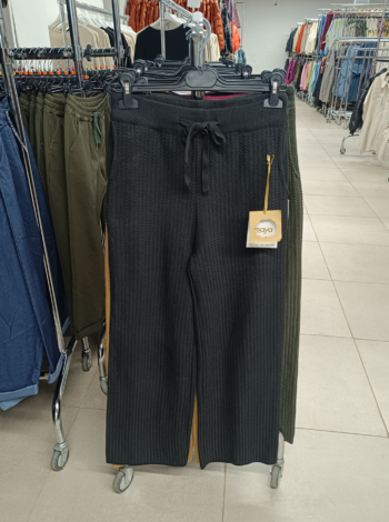 Egyenes szárú kötött nadrág, bordázott - N25075 - Fekete