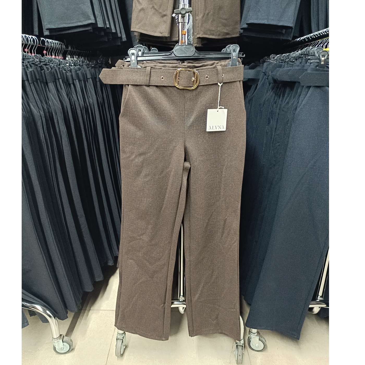 Magas derekú, elegáns női nadrág + öv ( Őszi-Téli ) - N3121Z - Csokibarna 1 Magas derekú, elegáns női nadrág + öv ( Őszi-Téli ) - N3121Z - Csokibarna